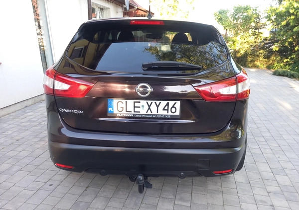 Nissan Qashqai cena 46777 przebieg: 182000, rok produkcji 2016 z Lębork małe 211